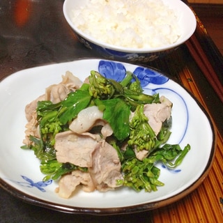 直売所で見つけたらキャベツの菜花と豚肉の炒め物